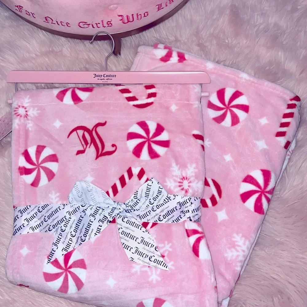🩷🌲Juicy couture candy cane Christmas throw
